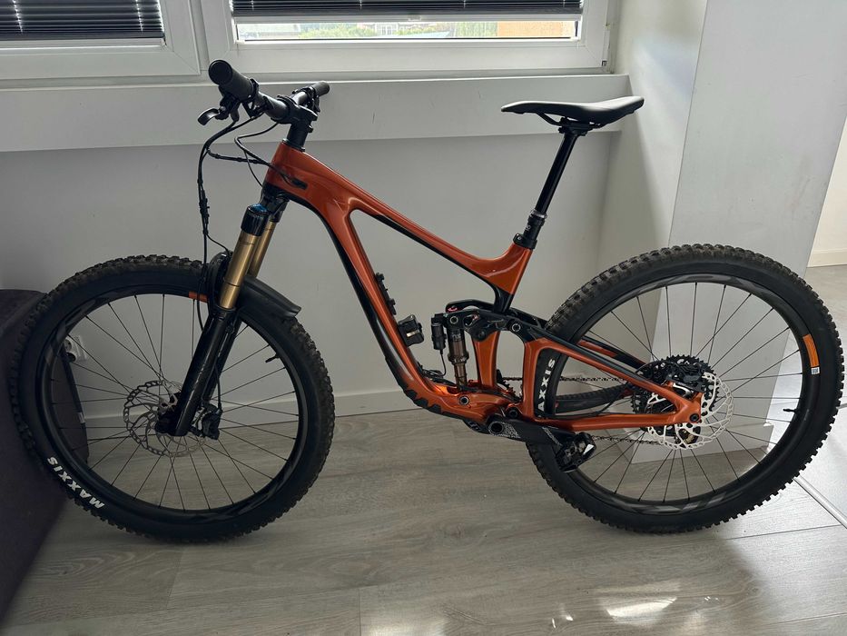 Giant Reign Advanced Pro 1 - 2022 (roz. S) MTB Enduro Fox Live Valve