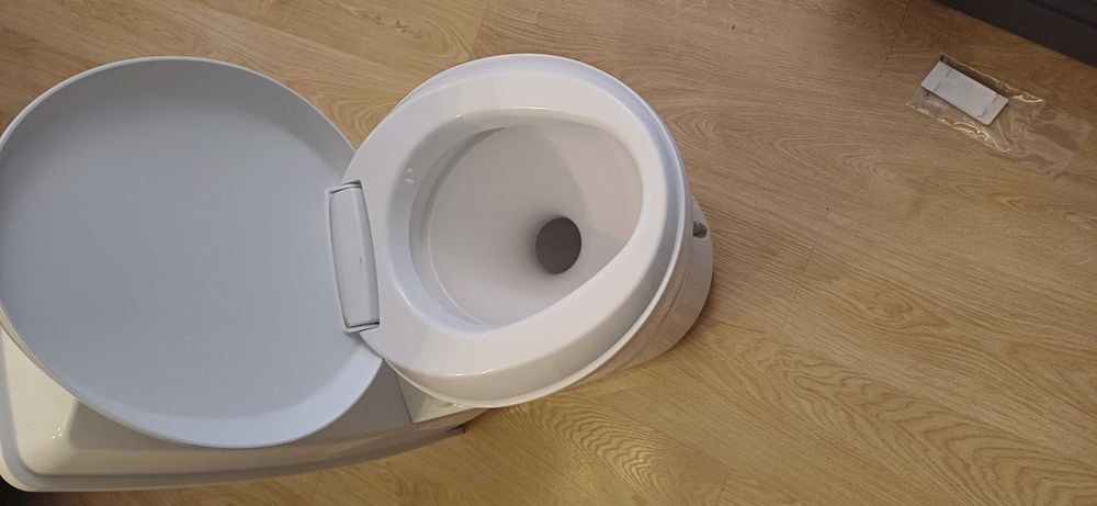 Toaleta Obrotowa Thetford C224CW Przyczepa kempingowa kamper