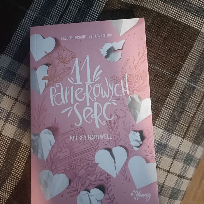 Książka "11 papierowych serc "