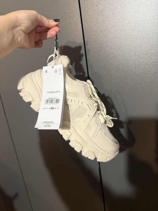 Кросівки жіночі 39р sinsay бежеві