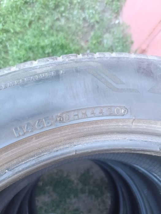 Продам резину Bridgestone 235 55 17
