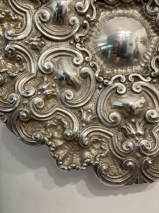 Salva de aparato em prata portuguesa