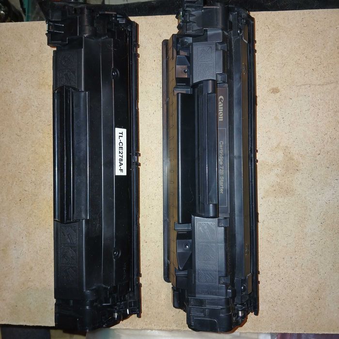 2 картриджа для принтера.