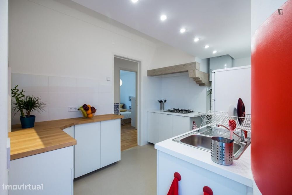 Quarto - localizado em Oeiras Lisbon