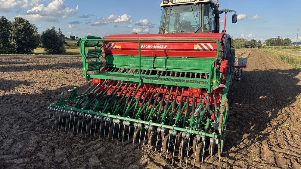 Siewnik nabudowany AgroMasz SN 300 talerzowy
