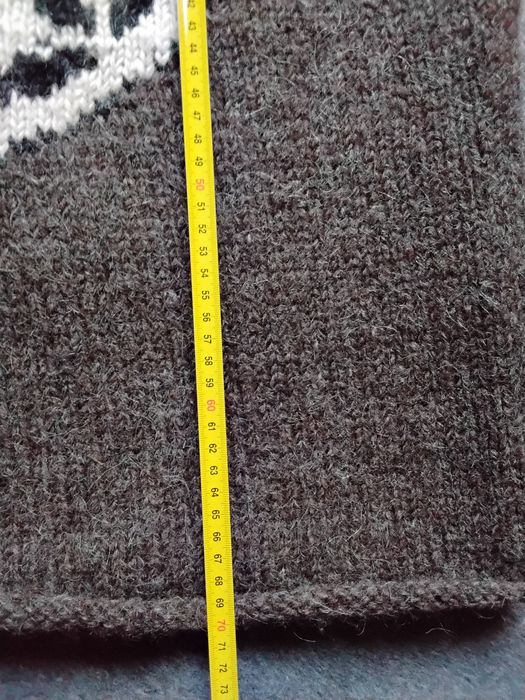 Sweter wełniany.