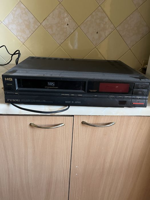 Продам касетний програвач