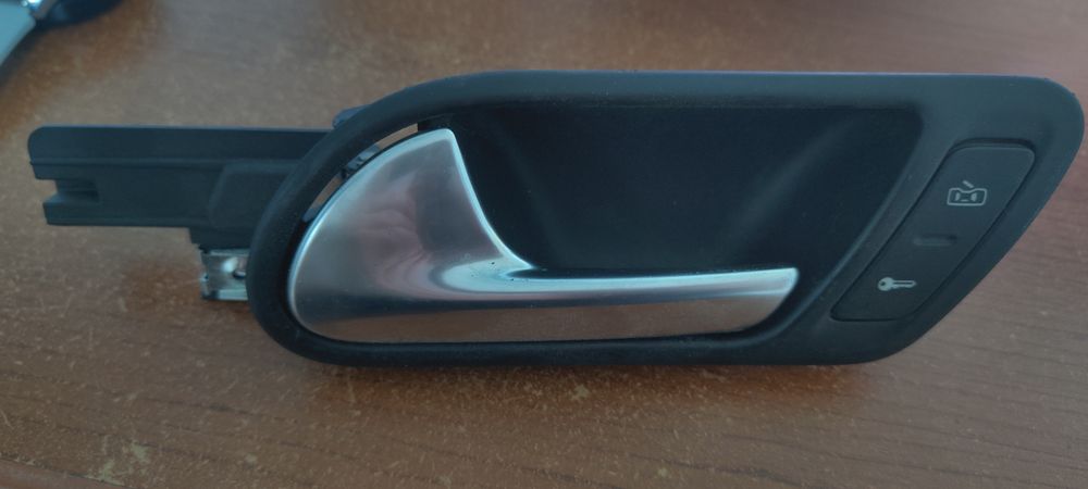 Klamka wewnętrzna lewy przód VW Golf V Jetta III