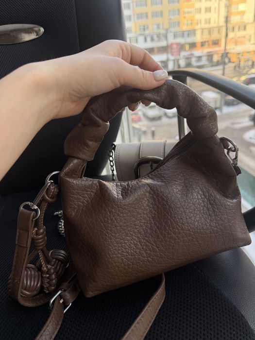 Маленька коричнева шоколадна сумка