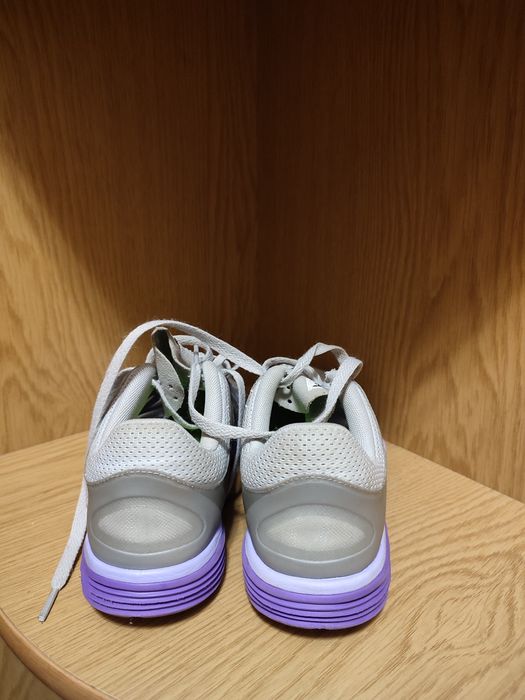 Кросівки жіночі Nike оригінальні стан ідеальний 38р.