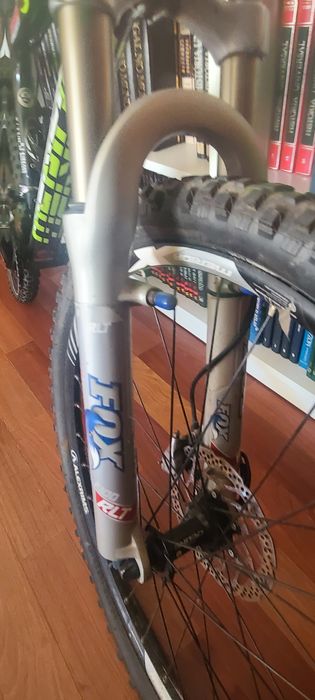 Bicicleta Mérida suspensão total toda em carbono