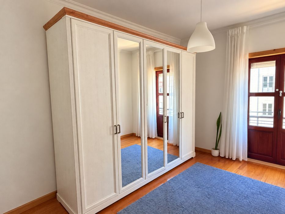 Roupeiro de 5 portas -  266 cm