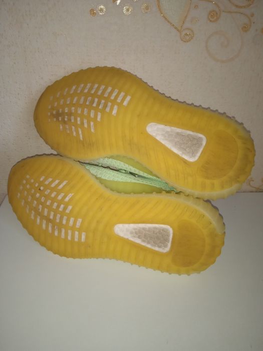 Кросівки сіточки Adidas Yeezy Boost
