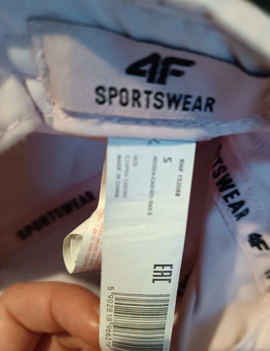 Podróży róż, damska czapka z daszkiem 4f 
, rozmiar s