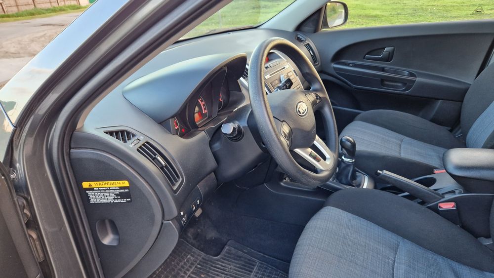 Автомобиль Kia Cee'd универсал 2009 рік