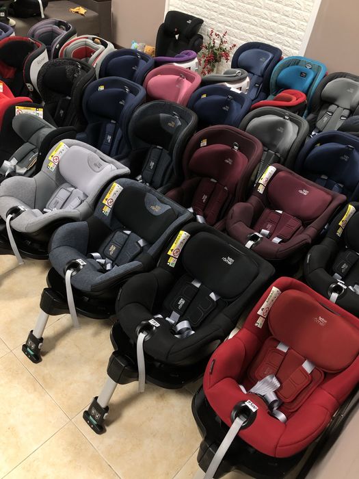 Автокрісла Шоурум Britax Römer Cybex Recaro Maxi Cosi бустер