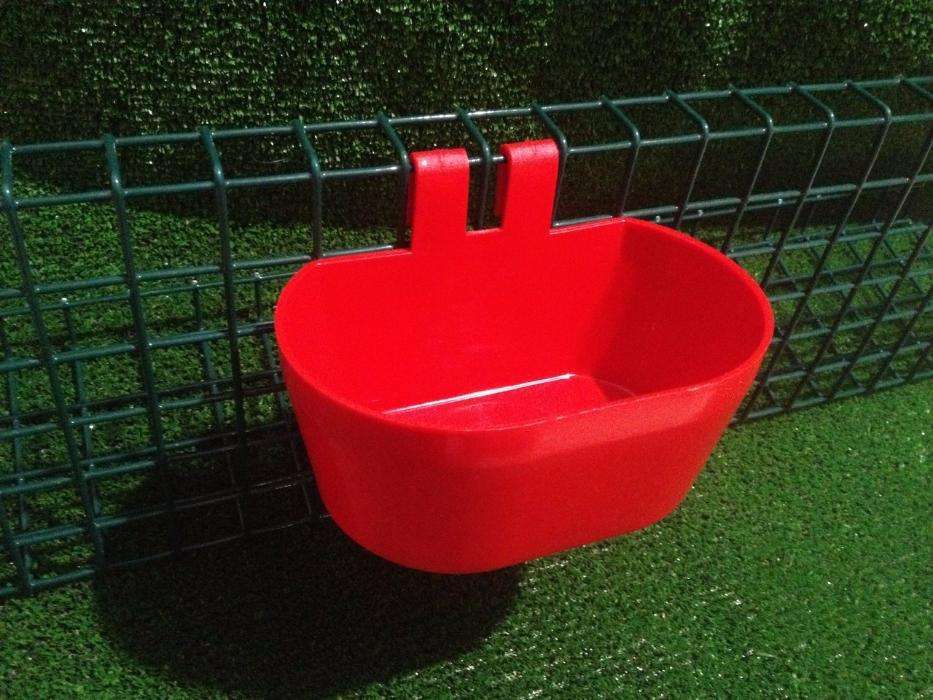 Універсальна напувалка та годівниця для кроликів , курей, перепелів.