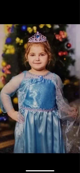 Плаття  Ельзи продаємо розмір 110-116