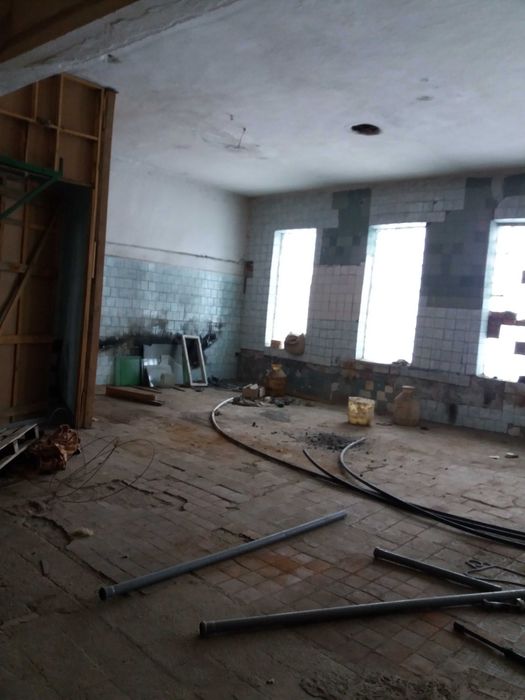 Ярмолинці Виробничі приміщення 1300 кв м з земельною  ділянкою 1,750га
