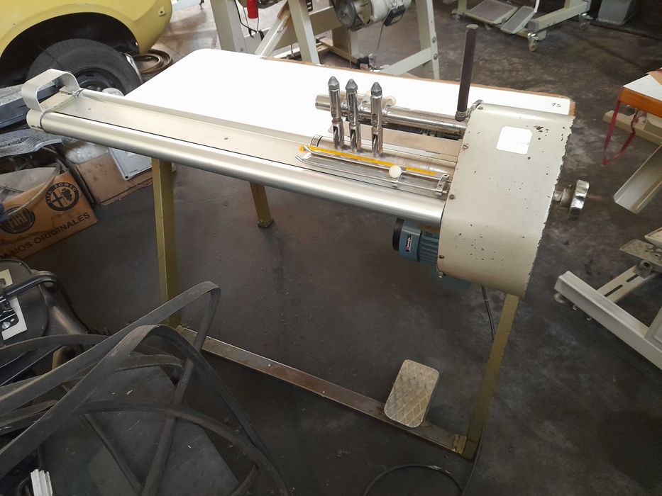 Máquina de cortar colarete