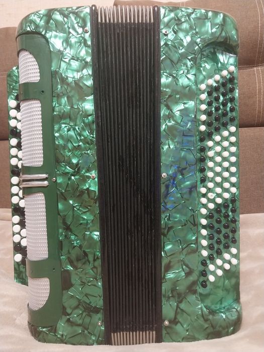 Продам баян Москва