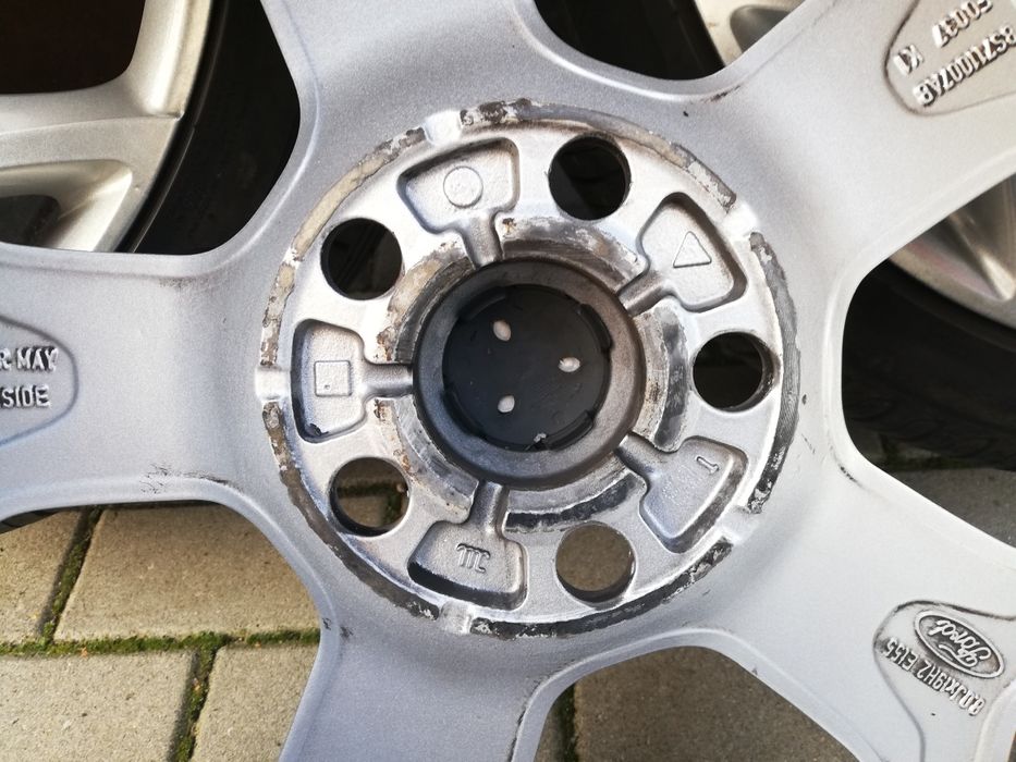 Komplet felg z oponami letnimi 19" oryginał Ford.