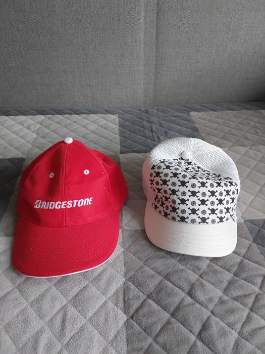 Czapki z daszkiem 2 sztuki