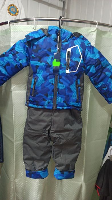 Зимний костюм, термокуртка, комбинезон на мальчика Венгрия год-8лет