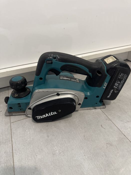 Strug do drewna Makita BKP180