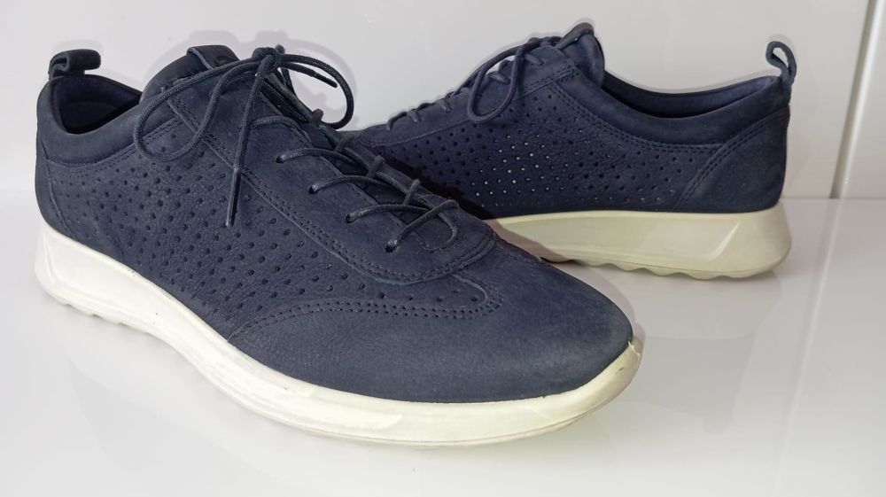 ECCO flexure Runner 41