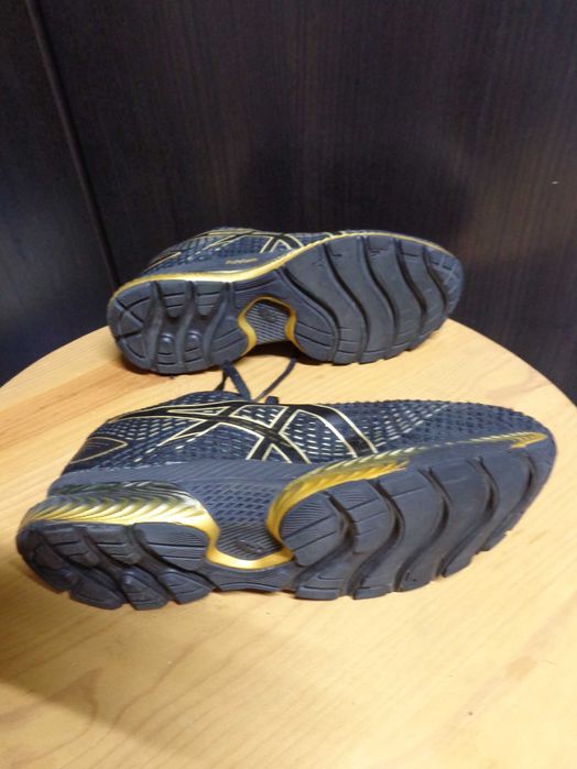 Sapatilhas Asics Black / Pure Gold