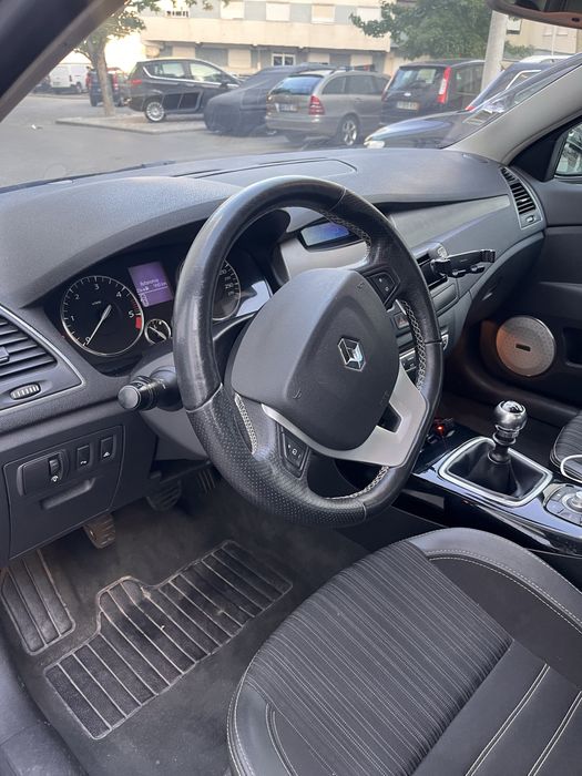Renault Laguna 2.0 dCi (2008) - Matrícula Francesa / Documentos em Dia