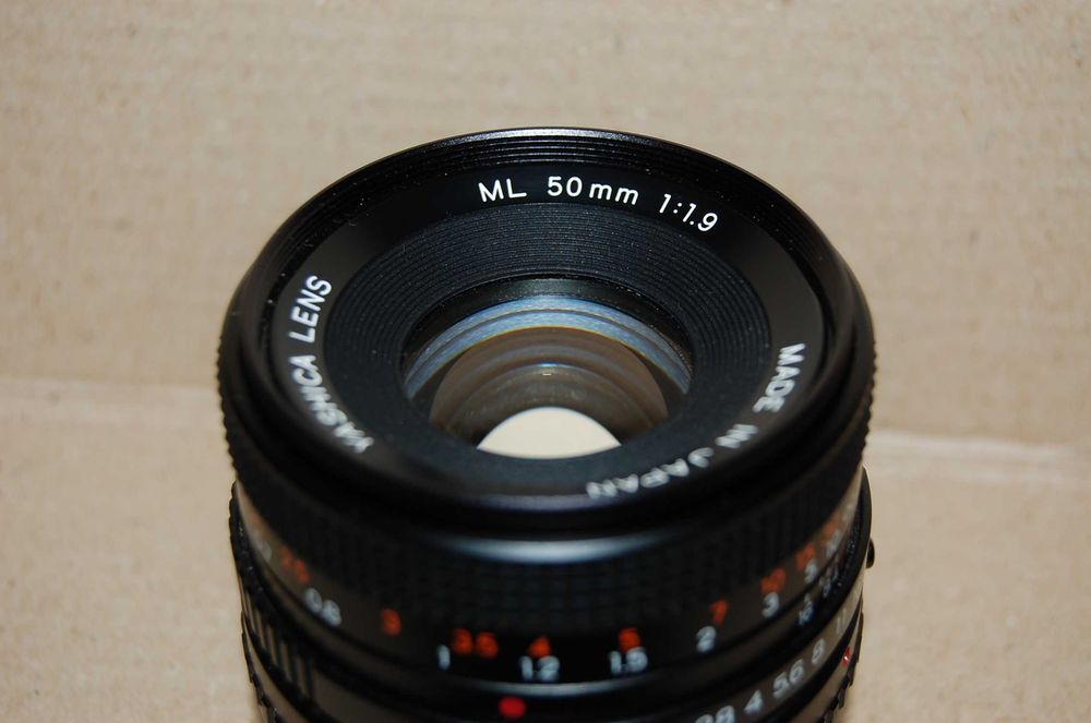 Об'єктив Yashica ML 50mm F1.9