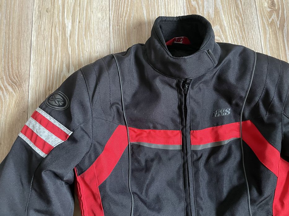 IXS. Дуже гарна жіноча мотокуртка в стані НОВОЇ ! S  розмір