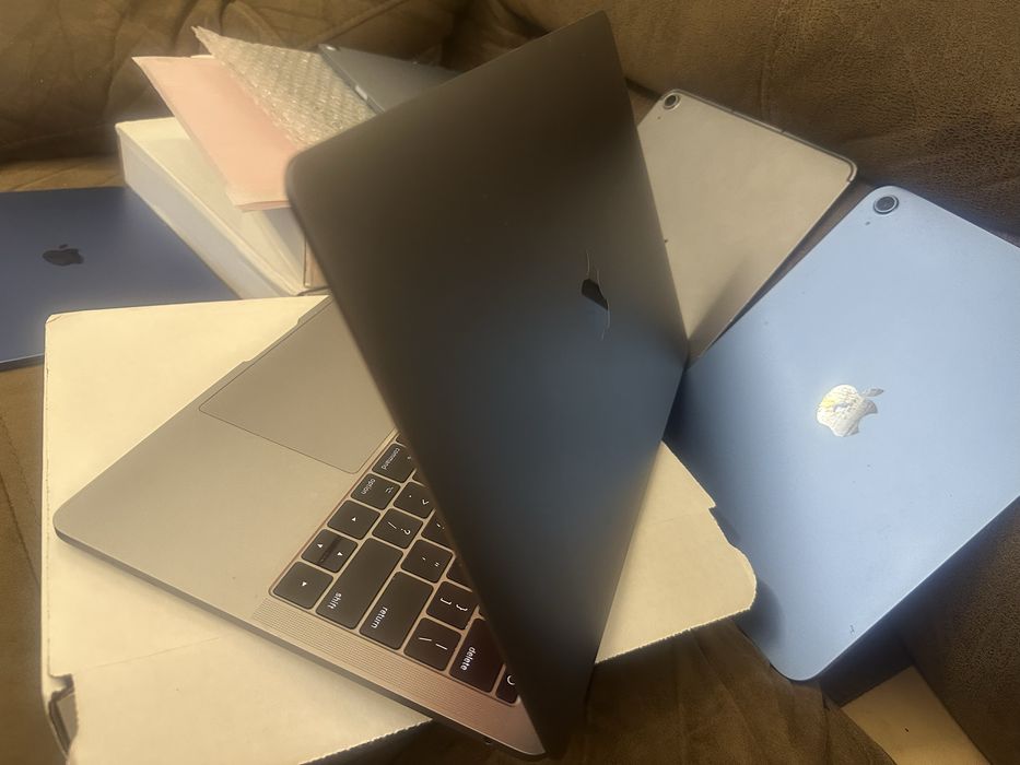 Macbook pro 13 8/512гб ssd 2017 добрий стан