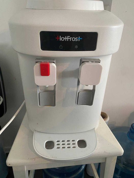 кулер HotFrost D65E + 3 пляшки води