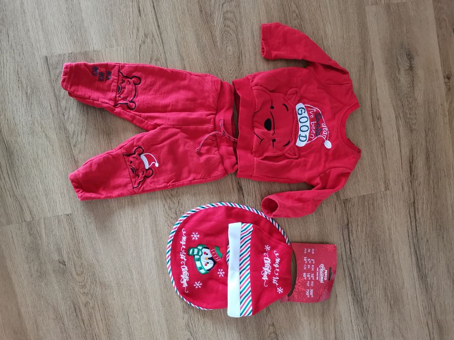Świąteczny dres spodnie i bluza rozm 74 + czapka i sliniak