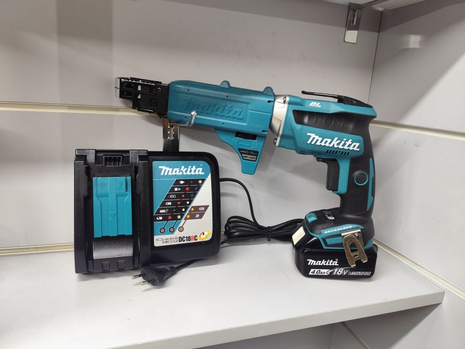 Makita DFS 452 безщітковий акумуляторний стрічковий шуруповерт Макіта