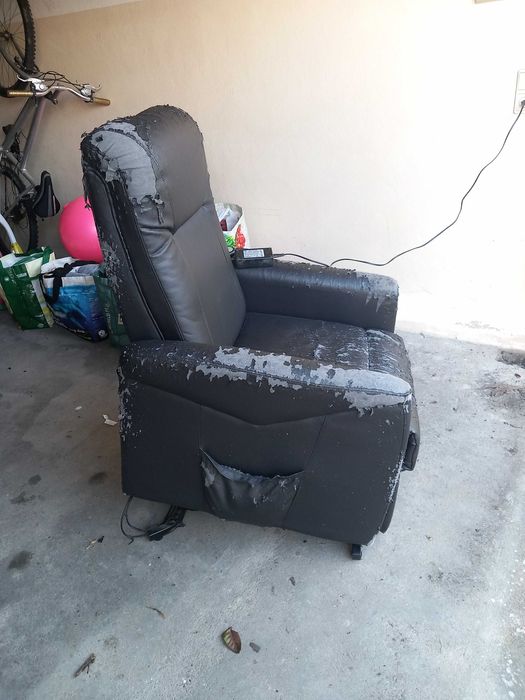 Poltrona elétrica elevatória e reclinável