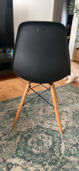 4 cadeiras para mesa de jantar cor preta.