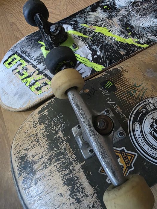 Skate  02 unidades mais peças