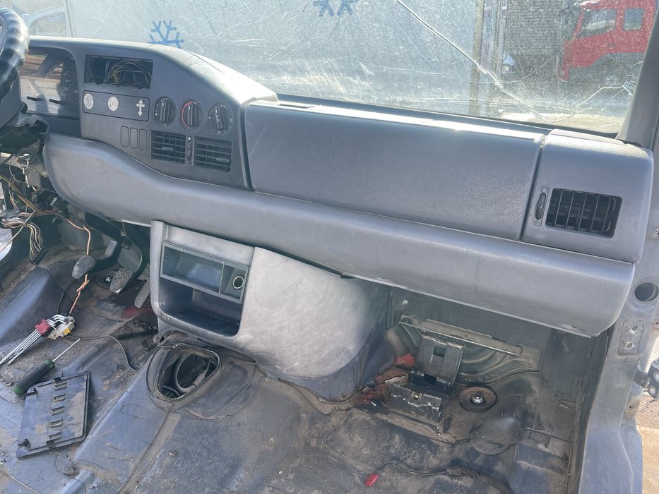 Панель Торпедо Mercedes Sprinter 2.3 2.9 TDI 95-00р.в. Ідеальний стан