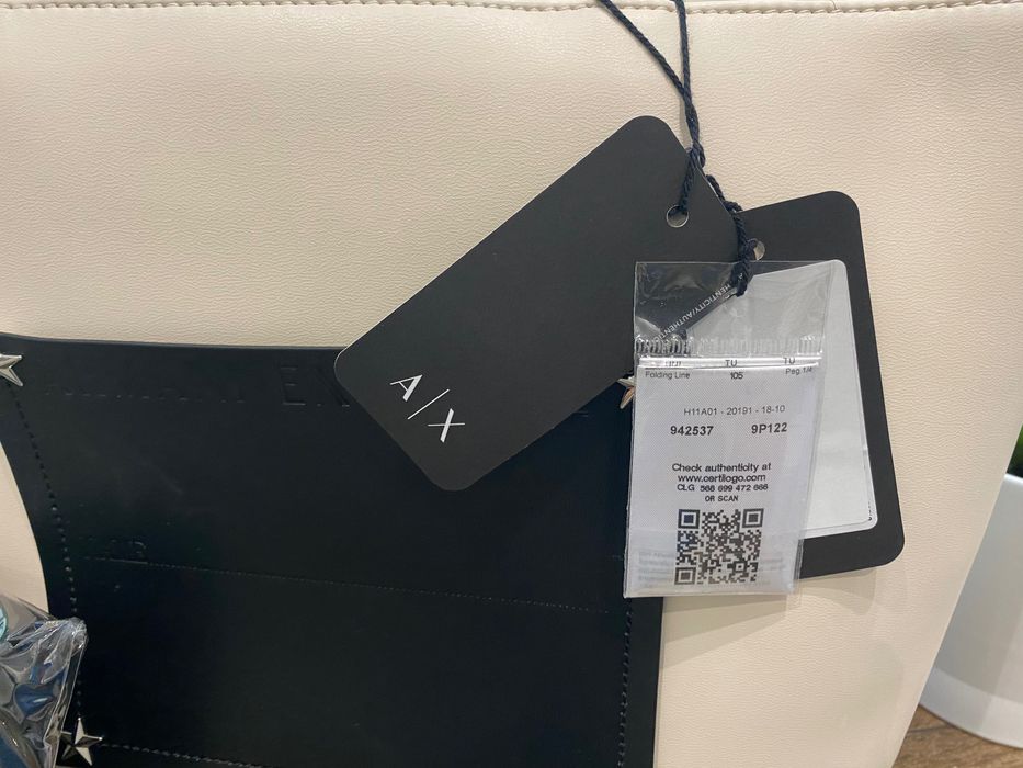 Torebka Armani Exchange kremowa duża