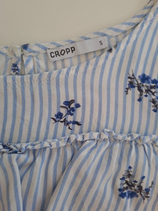 Bluzeczka z odkrytymi ramionami