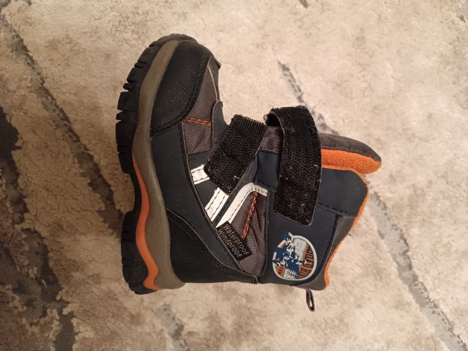 Продам зимові чоботи