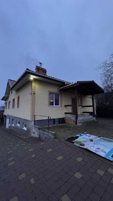 Продаж затишного будинку у Винниках по вулиці Винниченка