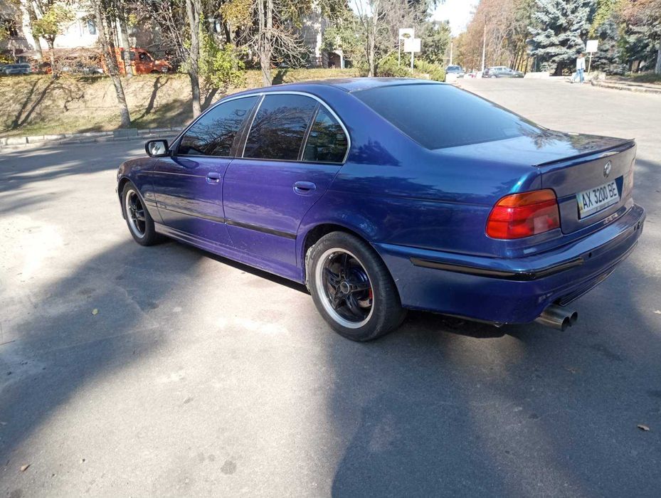 Автомобіль BMW e39