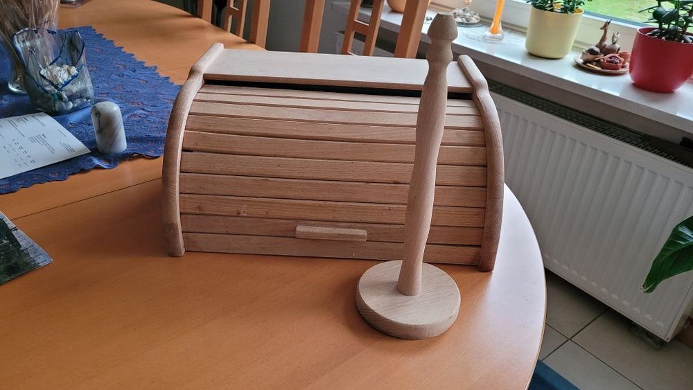 Chlebak na pieczywo plus stojak na papier