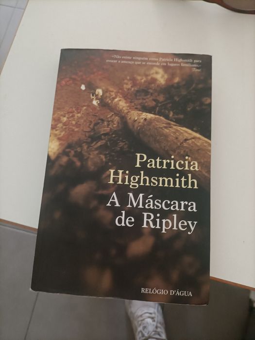 Livro de Patricia Highsmith a máscara de ripley