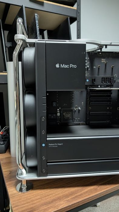 Mac Pro 2019 / 16-Core / 192GB RAM / Radeon Vega II 32GB / 4TB SSD